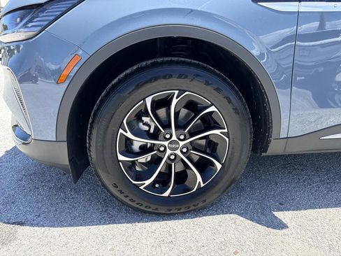 New 2026 Lincoln Nautilus Premier AWD/4WD image 10