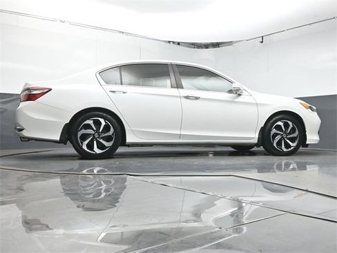 Used 2016 Honda Accord EX-L image 36