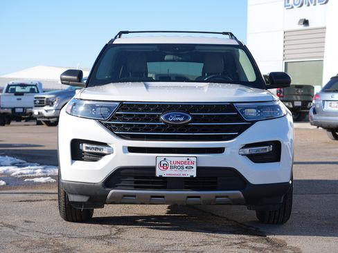 Used 2023 Ford Explorer XLT w/ Equipment Group 202A image 9
