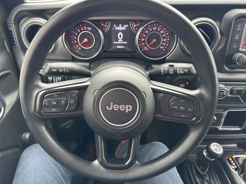 Used 2021 Jeep Wrangler Unlimited Sport AWD/4WD image 16