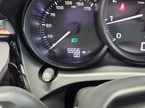 Certified 2026 Porsche Macan AWD/4WD image 21