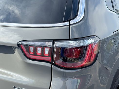 Used 2024 Jeep Compass Limited image 27