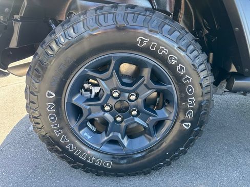 Used 2023 Jeep Wrangler Unlimited AWD/4WD image 12