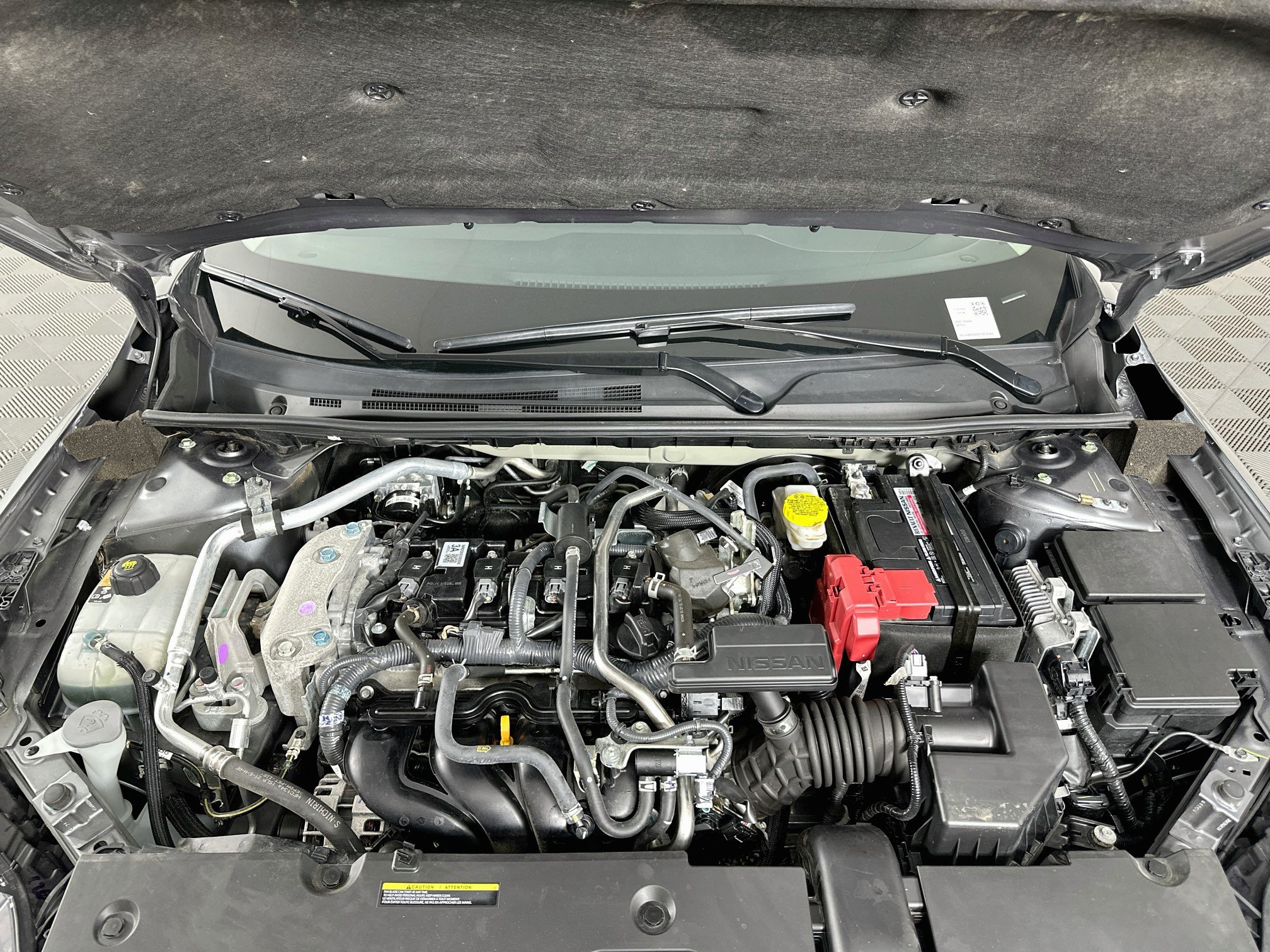 Used 2025 Nissan Sentra SR FWD image 31