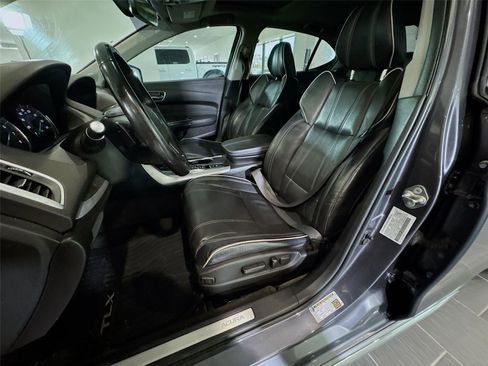 Used 2018 Acura TLX V6 w/ Technology Package FWD image 9