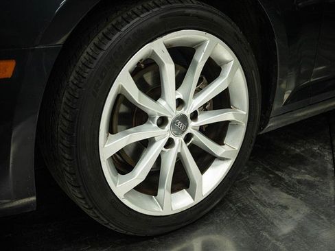 Used 2019 Audi A4 2.0T Premium Plus w/ Premium Plus Package FWD image 3