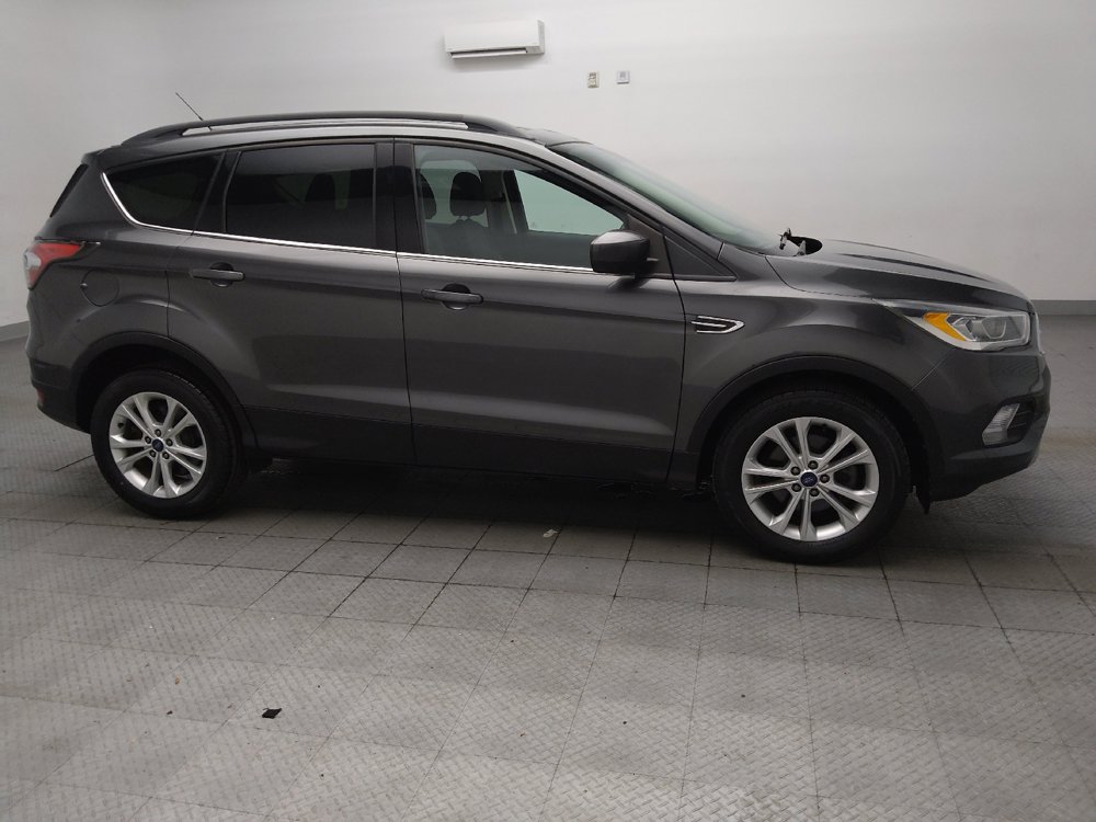 Used 2017 Ford Escape SE w/ Equipment Group 201A FWD image 11
