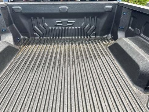 Used 2024 Chevrolet Silverado 1500 LT AWD/4WD image 7
