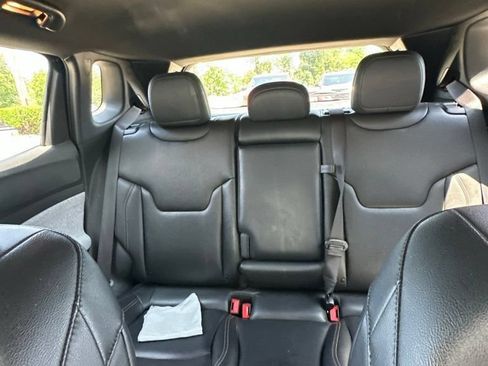 Used 2024 Jeep Compass Latitude AWD/4WD image 11