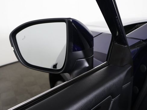 Used 2024 Nissan Pathfinder SV image 34