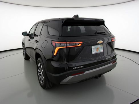 Used 2025 Chevrolet Equinox LT FWD image 6