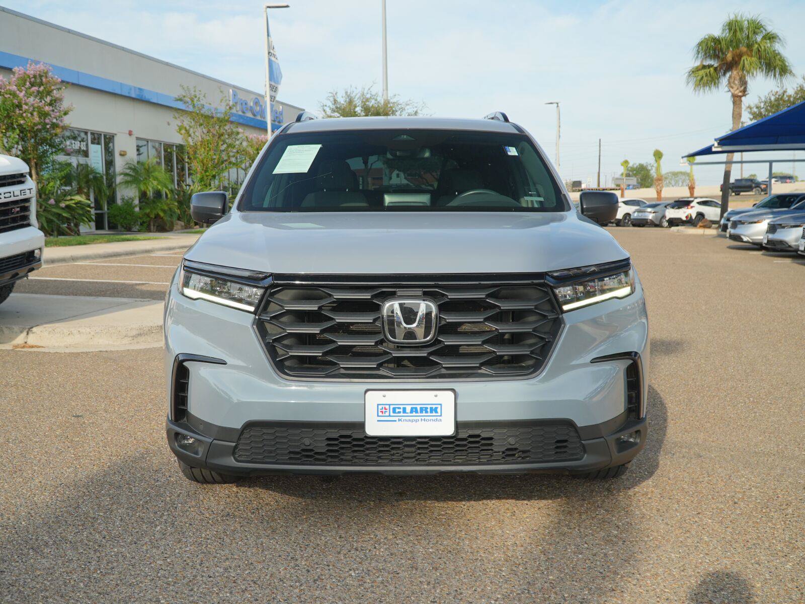 Used 2025 Honda Pilot Sport image 3