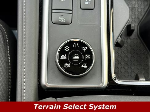 New 2026 Nissan Pathfinder SV AWD/4WD image 11