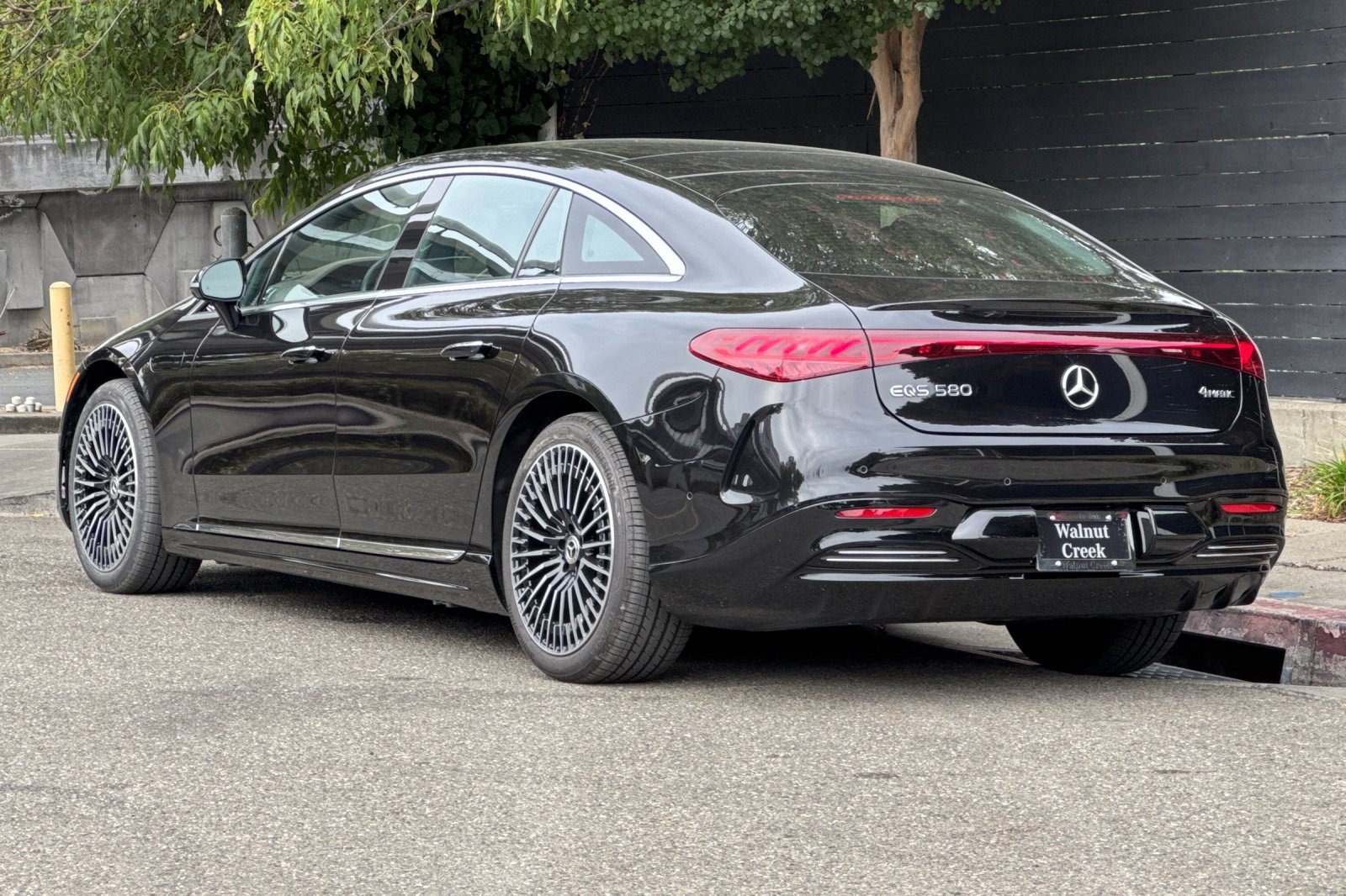 Certified 2023 Mercedes-Benz EQS 580 4MATIC Sedan image 3