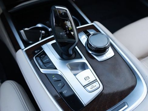 Used 2020 BMW 750i xDrive w/ Executive Package AWD/4WD image 36
