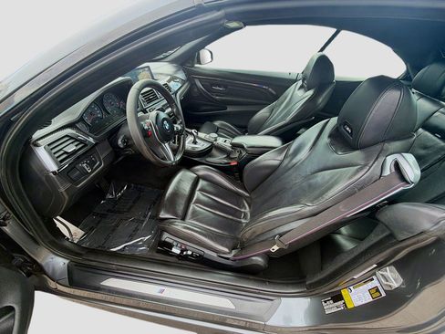 Used 2018 BMW M4 Convertible w/ Competition Package RWD image 19