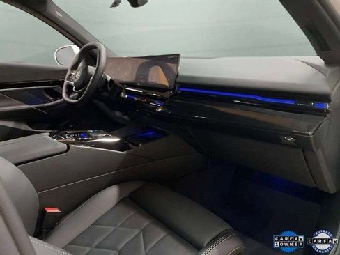 Used 2025 BMW 530i xDrive image 22