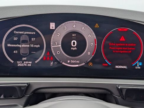 Certified 2025 Porsche Cayenne AWD/4WD image 22