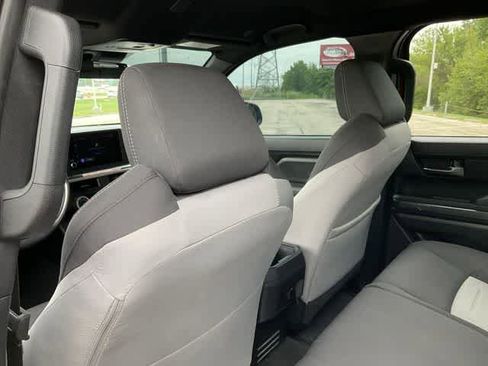 Certified 2025 Toyota Tacoma TRD Off-Road AWD/4WD image 15
