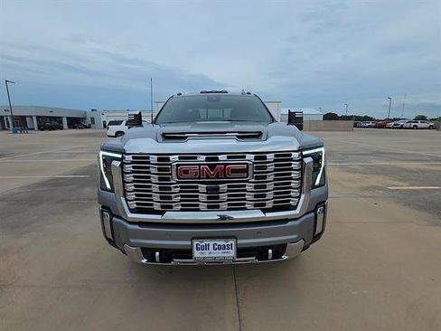 Used 2026 GMC Sierra 3500 Denali w/ Denali Reserve Package AWD/4WD image 4