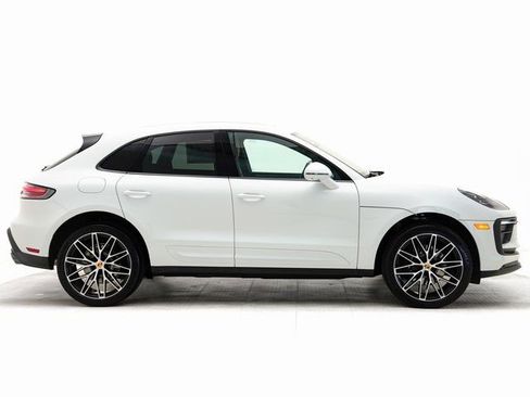 Certified 2025 Porsche Macan image 35