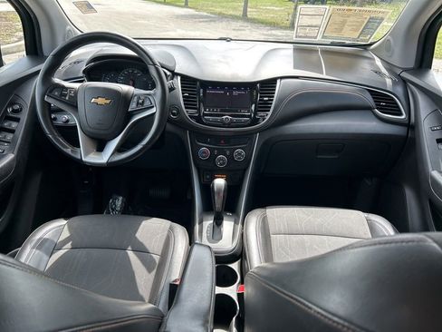 Used 2021 Chevrolet Trax LT w/ Sport Edition image 10