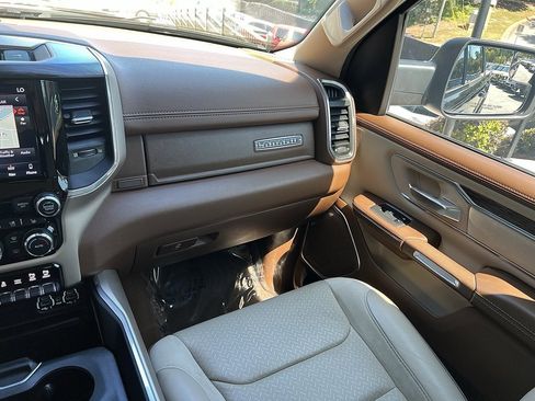 Used 2019 RAM 1500 Laramie image 36