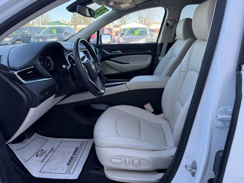 Used 2023 Buick Enclave Essence AWD/4WD image 9