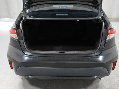 Used 2022 Toyota Corolla LE image 30