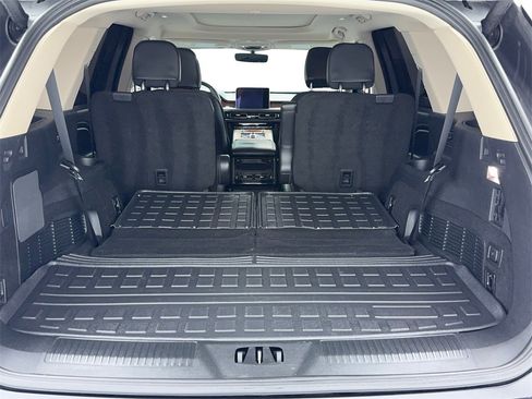 Used 2024 Lincoln Aviator Reserve w/ Equipment Group 201A image 12