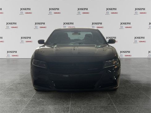 Used 2022 Dodge Charger SXT image 2