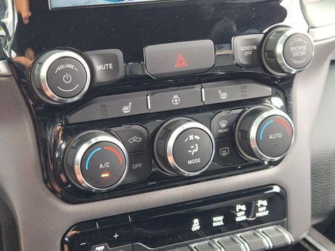 Used 2022 RAM 1500 Big Horn AWD/4WD image 25