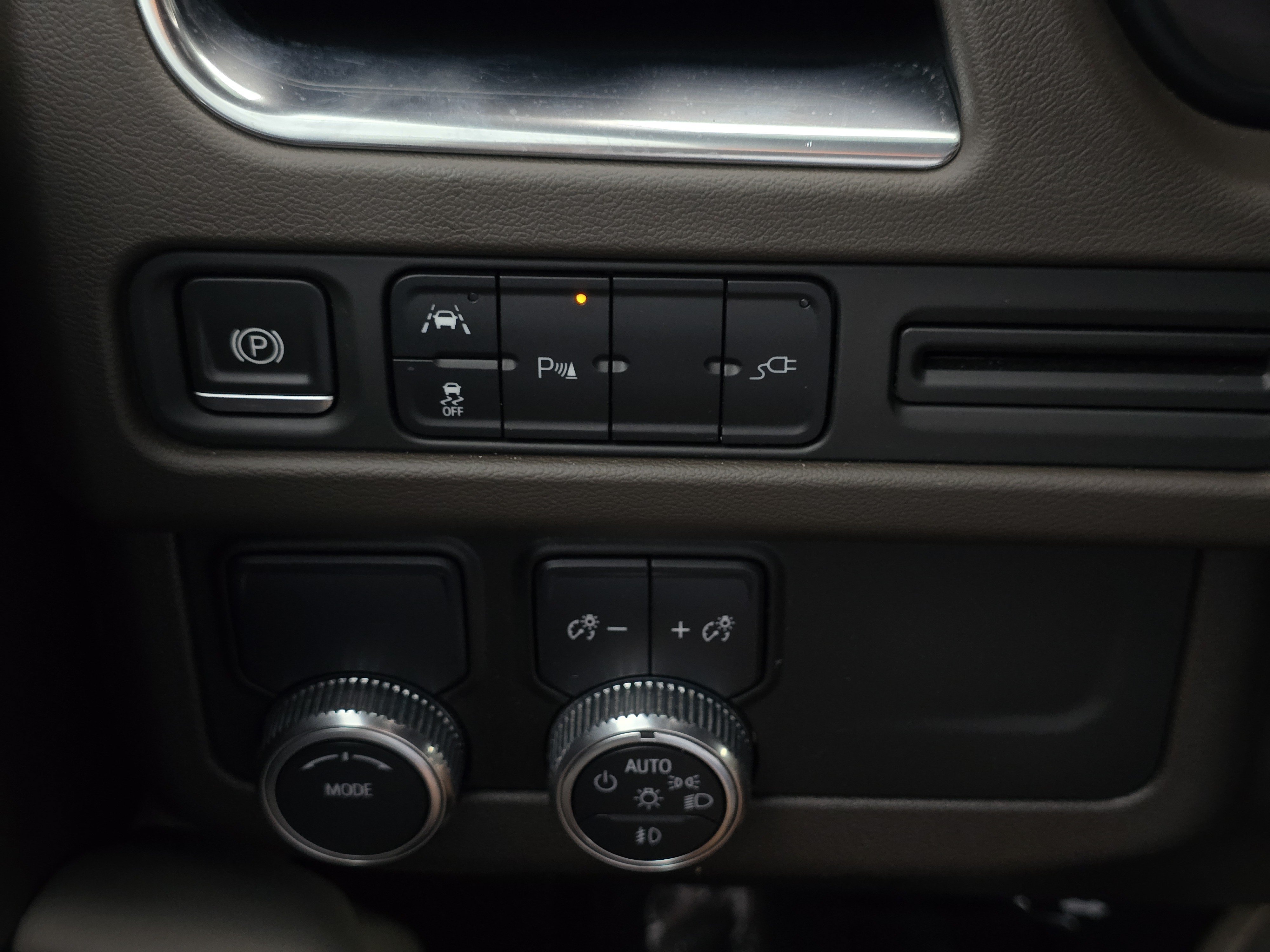 Used 2021 GMC Yukon SLT w/ SLT Premium Package RWD image 18