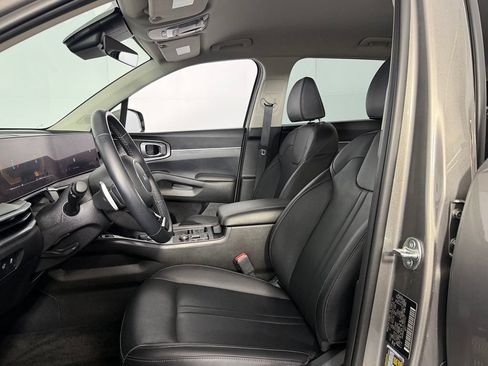 Used 2025 Kia Sorento EX AWD/4WD image 19