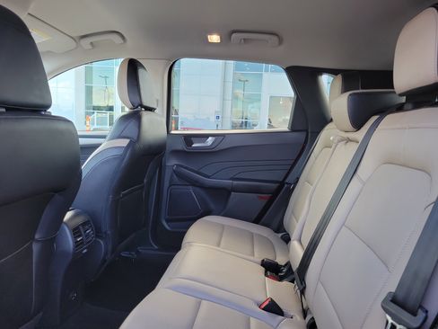 Used 2022 Ford Escape SEL image 11