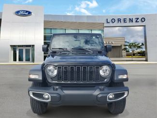 Used 2024 Jeep Gladiator Sport video 2