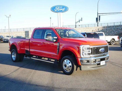 Used 2025 Ford F450 Lariat w/ FX4 Off-Road Package image 3