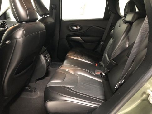 Used 2020 Jeep Cherokee Limited image 16