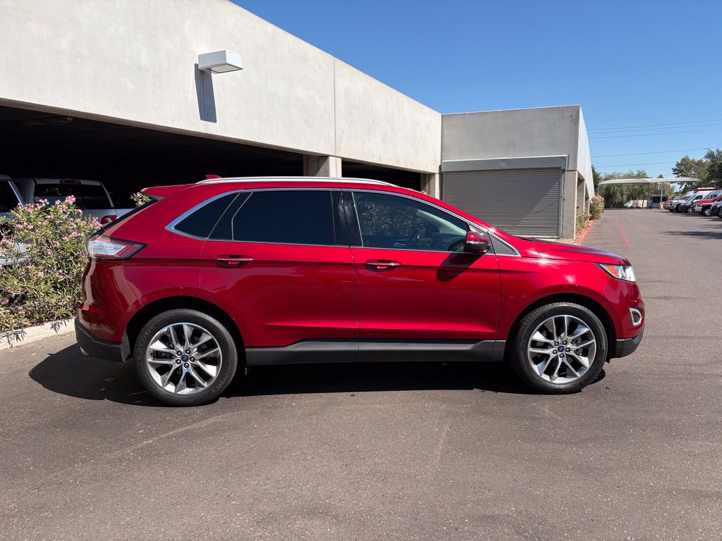 Used 2018 Ford Edge Titanium w/ Ford Safe & Smart Package FWD image 5