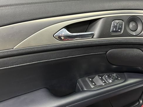 Used 2017 Lincoln MKZ Reserve image 12