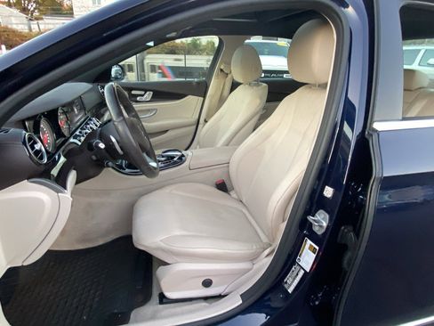 Used 2017 Mercedes-Benz E 300 image 19