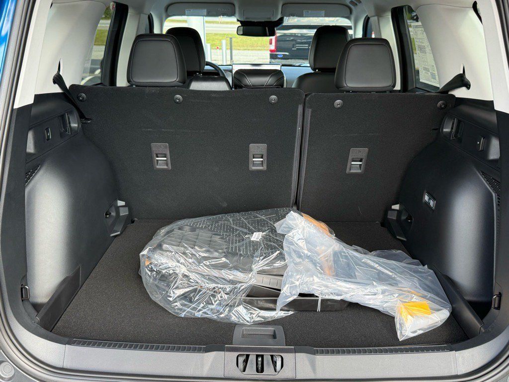 Used 2025 Ford Bronco Sport Outer Banks AWD/4WD image 17