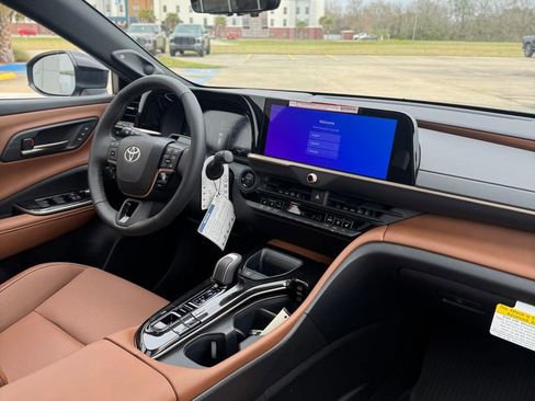 Used 2026 Toyota Crown Signia w/ Advanced Technology Package AWD/4WD image 16