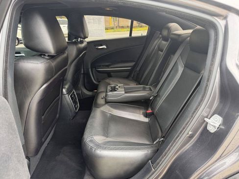 Used 2020 Dodge Charger SXT w/ Leather Interior Group RWD image 8