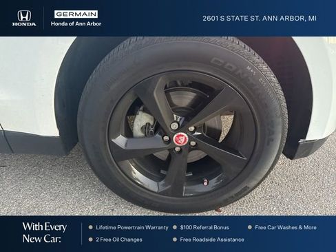 Used 2019 Jaguar F-PACE Premium image 14