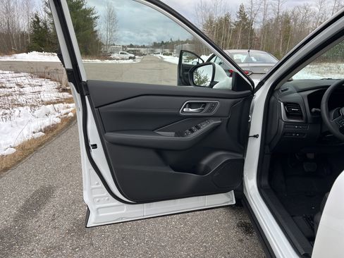 New 2026 Nissan Rogue Platinum image 17