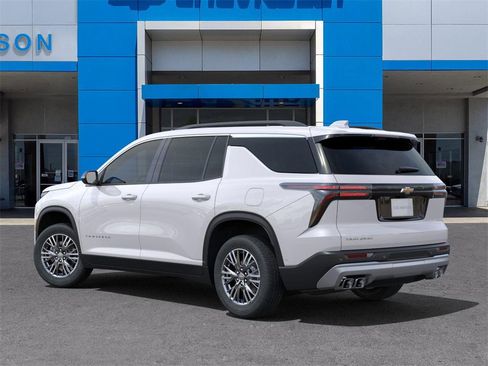 New 2025 Chevrolet Traverse LT w/ Enhanced Driving Package image 3