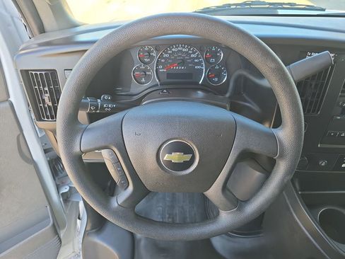 Certified 2024 Chevrolet Express 2500 Work Van w/ Driver Convenience Package image 11