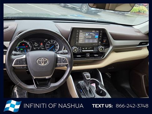 Used 2020 Toyota Highlander XLE AWD/4WD image 12