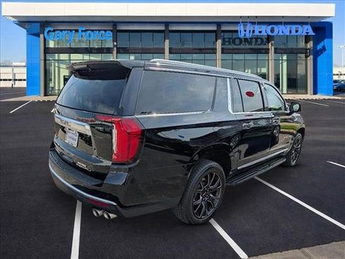 Used 2024 GMC Yukon XL Denali image 2